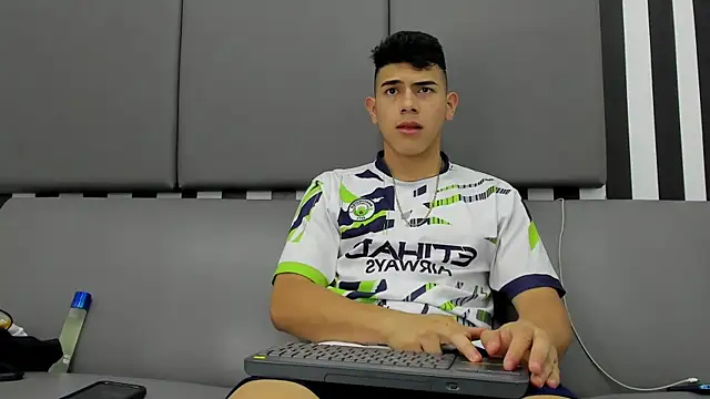 andrew rose  online show from 01.17.25