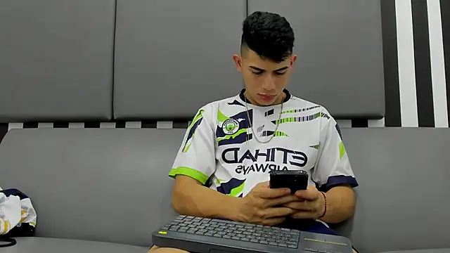 andrew rose  online show from 01.17.25