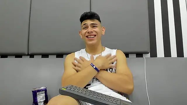 andrew rose  online show from 02.04.25