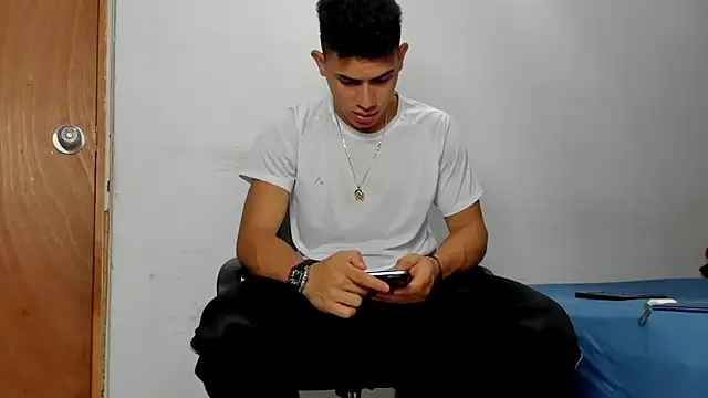 andrew rose  online show from 04.08.26