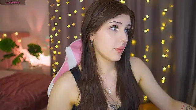 Snapshot of Lala_Land_ chatting on 01.25.25 Lala Land online show from 01.25.25