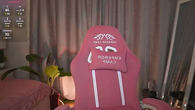 Snapshot of Lala_Land_ chatting on 02.21.25 Lala Land online show from 02.21.25