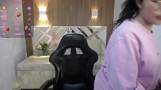 Snapshot of victoria_castillo_b chatting on 10.02.25 victoria castillo b online show from 10.02.25