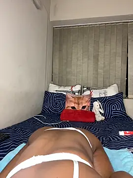 Kinkyy  online show from 10.15.25