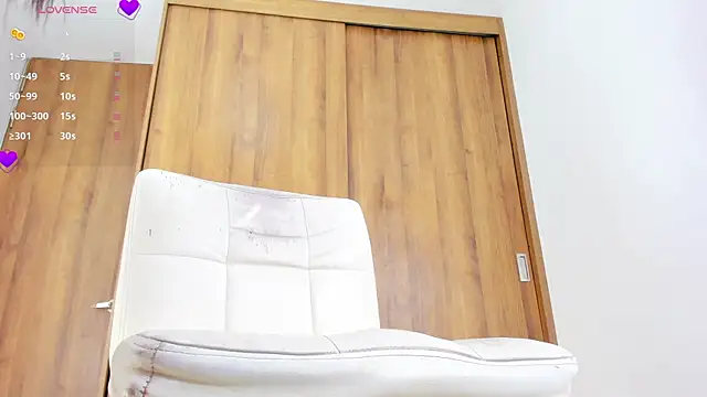 charlotte cruzx online show from 12.22.24