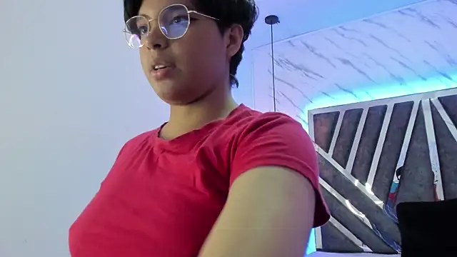 Snapshot of Emmapark_ chatting on 02.13.25 Emmapark online show from 02.13.25