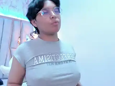 Snapshot of Emmapark_ chatting on 02.21.25 Emmapark online show from 02.21.25