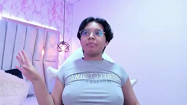 Snapshot of Emmapark_ chatting on 03.08.25 Emmapark online show from 03.08.25