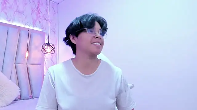 Snapshot of Emmapark_ chatting on 03.08.25 Emmapark online show from 03.08.25