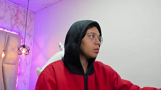 Snapshot of Emmapark_ chatting on 03.20.25 Emmapark online show from 03.20.25