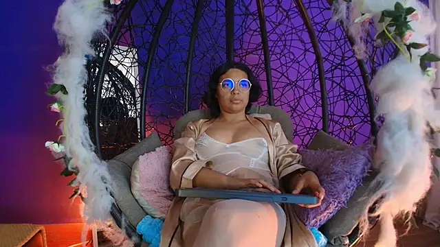 Emmapark  online show from 04.17.26