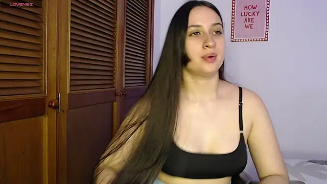 Snapshot of sofiaduque_26 chatting on 04.23.26 sofiaduque 26 online show from 04.23.26