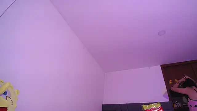 Snapshot of Yinn_Silver chatting on 01.09.25 Yinn Silver online show from 01.09.25