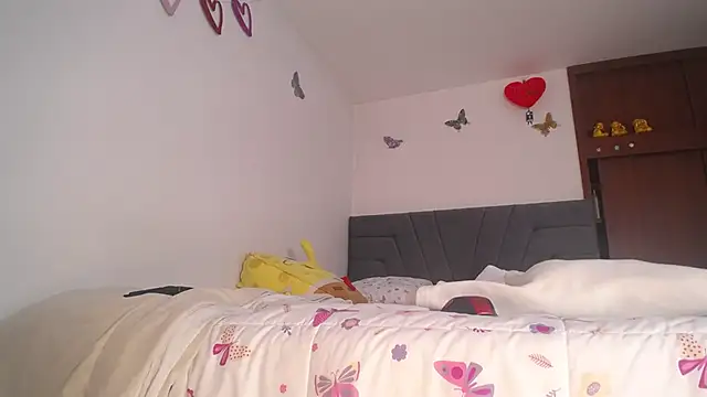 Snapshot of Yinn_Silver chatting on 03.12.25 Yinn Silver online show from 03.12.25