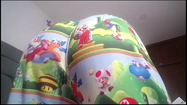 Snapshot of Yinn_Silver chatting on 09.23.25 Yinn Silver online show from 09.23.25