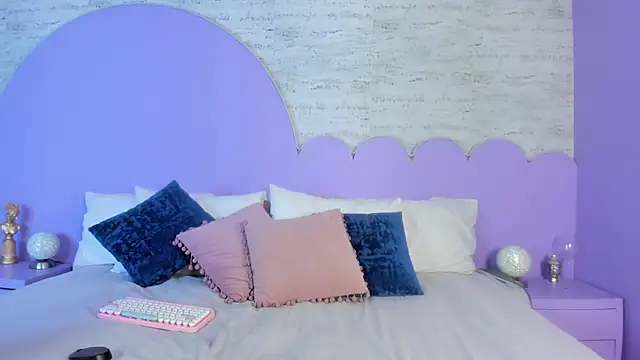 Giaa Ross online show from 12.01.25