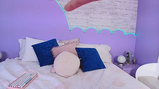 Giaa Ross online show from 02.10.26