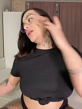 Snapshot of fuckdoll_18 chatting on 12.10.24 fuckdoll 18 online show from 12.10.24