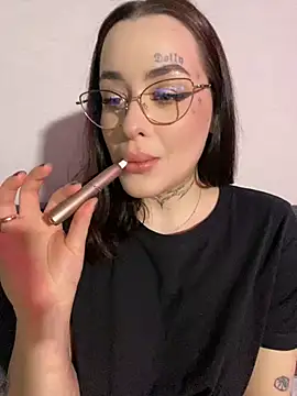 Snapshot of fuckdoll_18 chatting on 12.20.24 fuckdoll 18 online show from 12.20.24