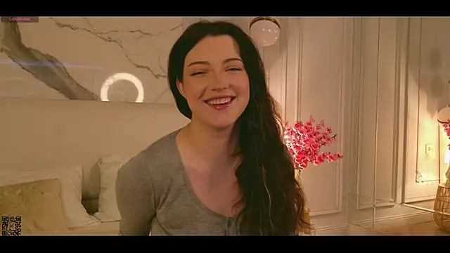 Miley Smile online show from 10.05.25