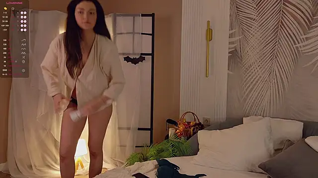 Miley Smile online show from 11.06.25