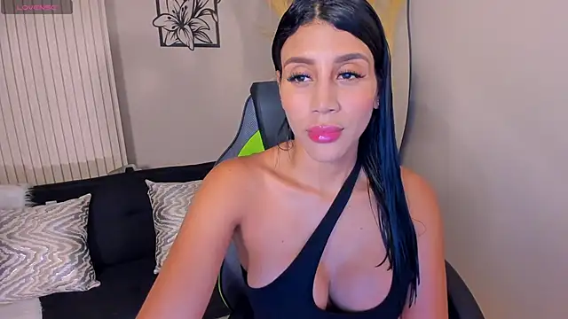 Snapshot of CharlotteCox_ chatting on 11.03.25 CharlotteCox online show from 11.03.25