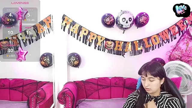 Miss dolly  online show from 10.31.25