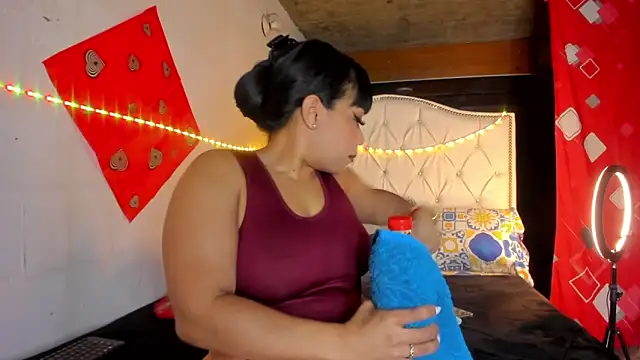 Snapshot of Elettrahot_ chatting on 02.19.26 Elettrahot online show from 02.19.26