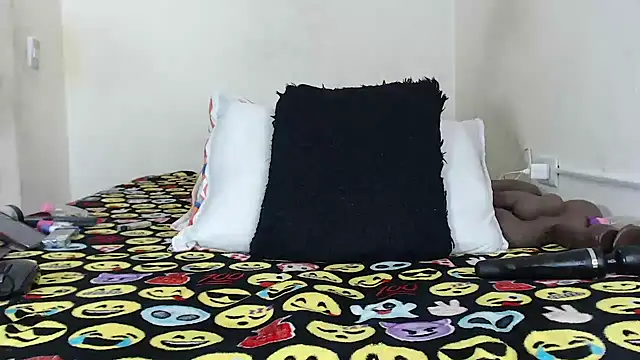 Snapshot of Britanylee_01x chatting on 10.06.25 Britanylee 01x online show from 10.06.25