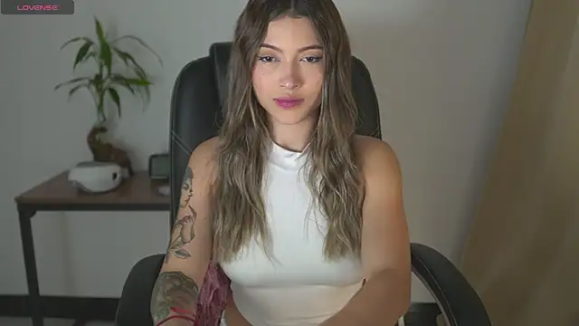 AyraSmith  online show from 07.04.26