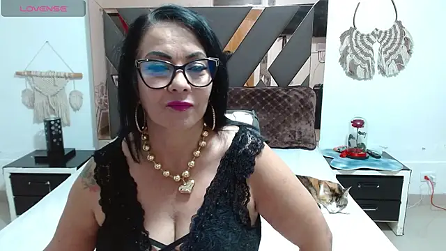 lindaesmeralda online show from 02.04.25