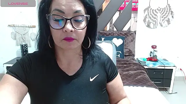 lindaesmeralda online show from 02.05.25