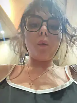 Snapshot of NikaMur chatting on 03.04.26 NikaMur online show from 03.04.26