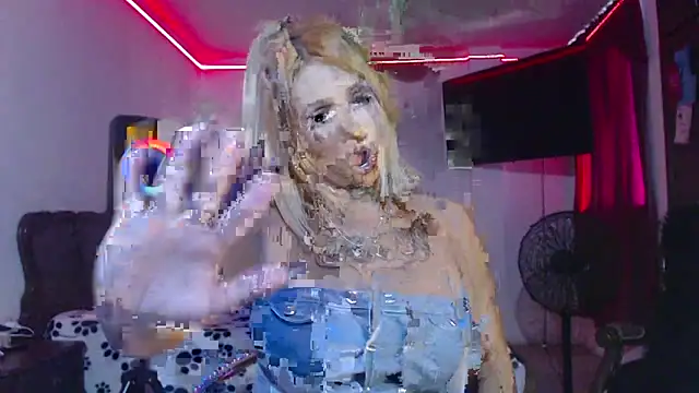 Snapshot of aliceesmith chatting on 01.11.25 aliceesmith online show from 01.11.25