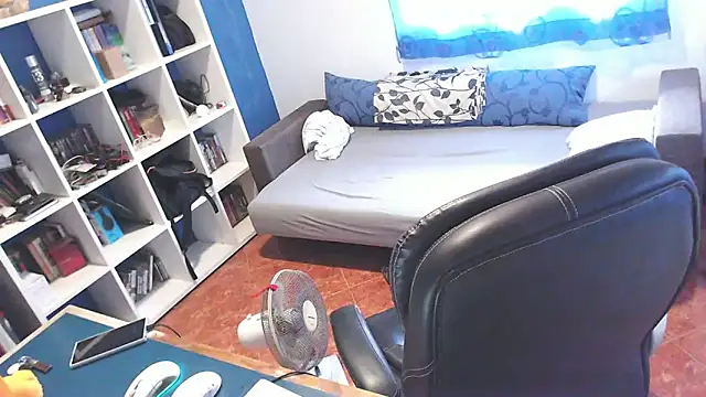 ravingr4d4 online show from 10.03.25