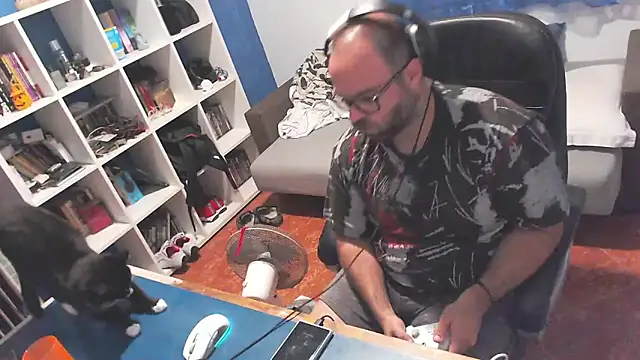 ravingr4d4 online show from 10.06.25