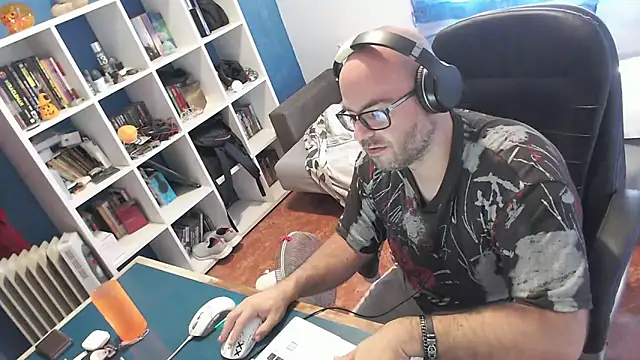 ravingr4d4 online show from 10.15.25