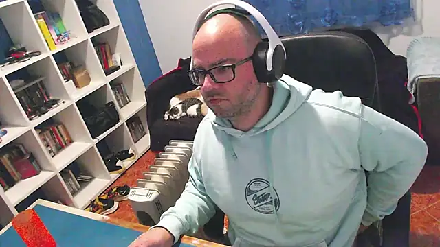 ravingr4d4 online show from 12.21.25