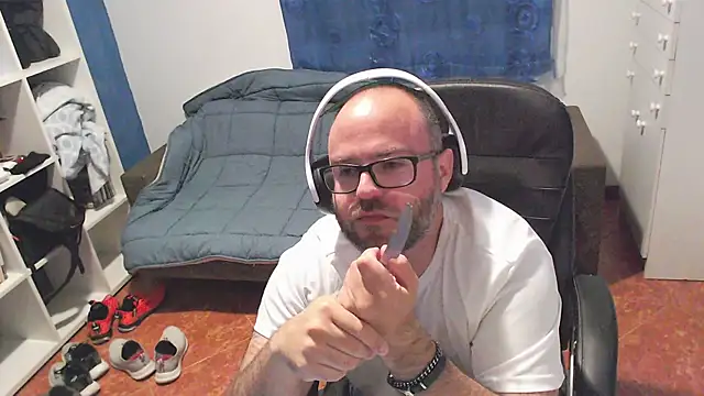 ravingr4d4 online show from 05.14.26