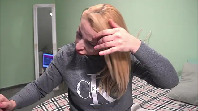 CelineConner online show from 01.09.25