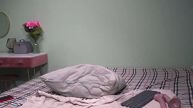 CelineConner online show from 01.14.25