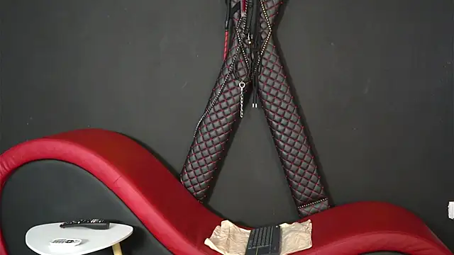 CelineConner online show from 04.07.26