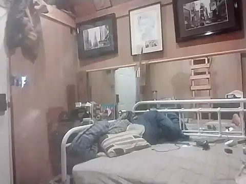 Snapshot of AlphaAlluring69 chatting on 03.17.25 AlphaAlluring69 online show from 03.17.25