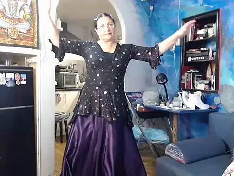 Snapshot of Helen1974 chatting on 12.17.24 Helen1974 online show from 12.17.24