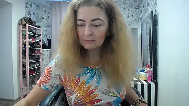 Snapshot of Helen1974 chatting on 07.26.26 Helen1974 online show from 07.26.26