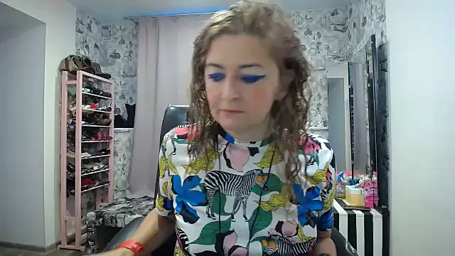 Snapshot of Helen1974 chatting on 07.31.26 Helen1974 online show from 07.31.26
