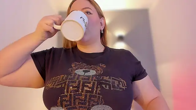 Snapshot of sophiarossee_ chatting on 02.03.25 sophiarossee online show from 02.03.25