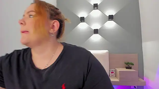 Snapshot of sophiarossee_ chatting on 03.03.25 sophiarossee online show from 03.03.25