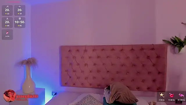 Snapshot of sophiarossee_ chatting on 10.31.25 sophiarossee online show from 10.31.25