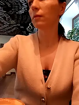 Brilliant-Queen1 online show from 02.13.25